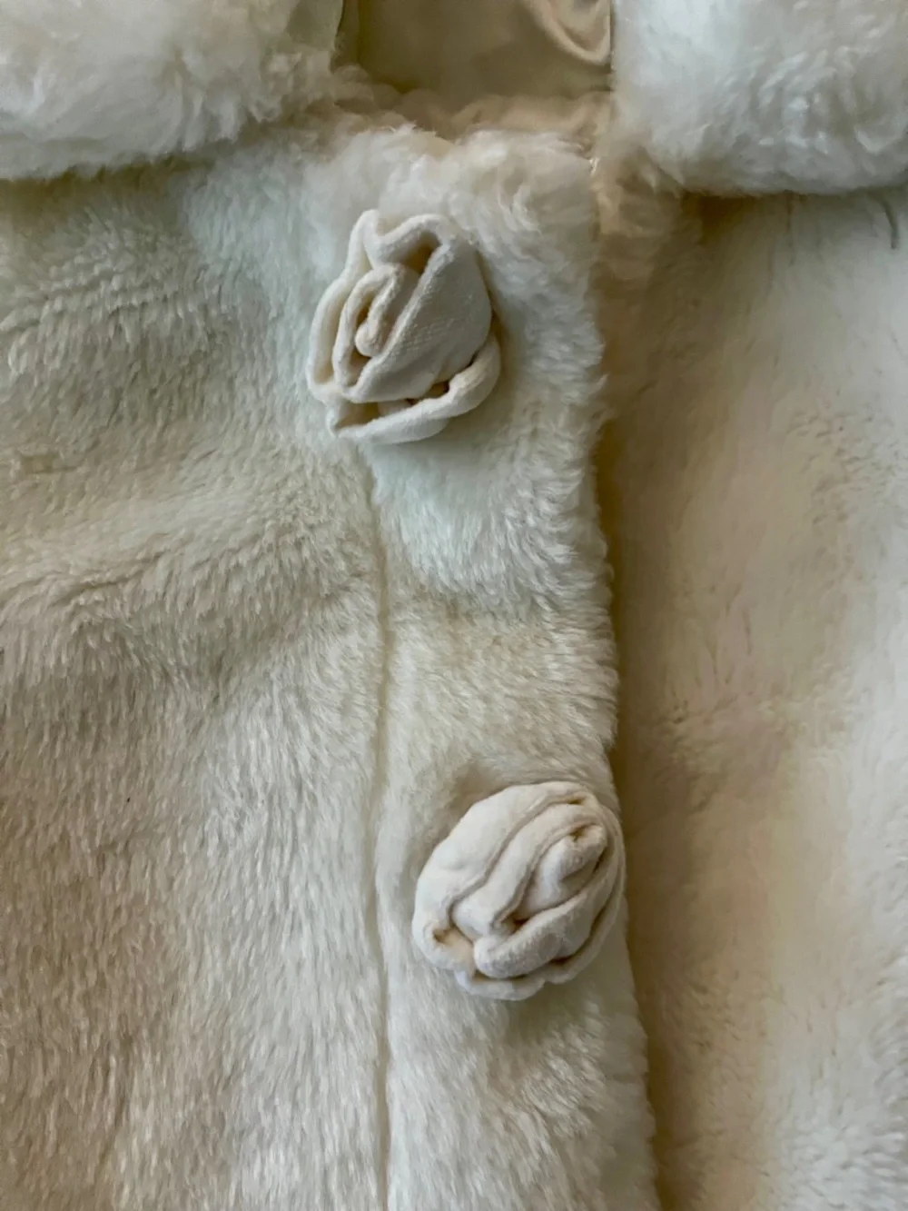 The Children’sPlace Baby Fuzzy Coat 3-6M Ivory Hooded Plush Jacket Cozy Cute